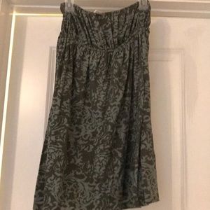 Green patterned strapless summer dress